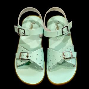FootMates Children’s Sandal Size Little Kid 1, Color MINT, Used.
